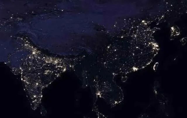 美国卫星发现:印度夜晚灯光亮度超过中国