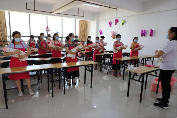 梧州市巾帼家政培训基地挂牌成立暨育婴师培训班免费开班啦(最新发布)