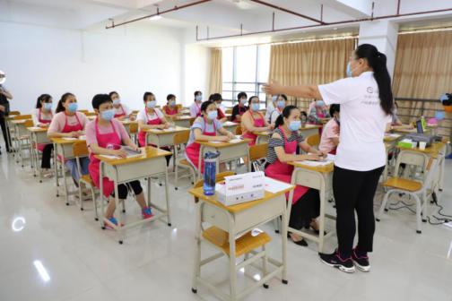 梧州市巾帼家政培训基地挂牌成立暨育婴师培训班免费开班啦(最新发布)