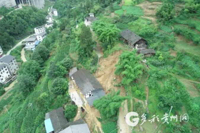 21日凌晨,道真县上坝乡双河村发生了滑坡地质灾害,当地村民周孝来"