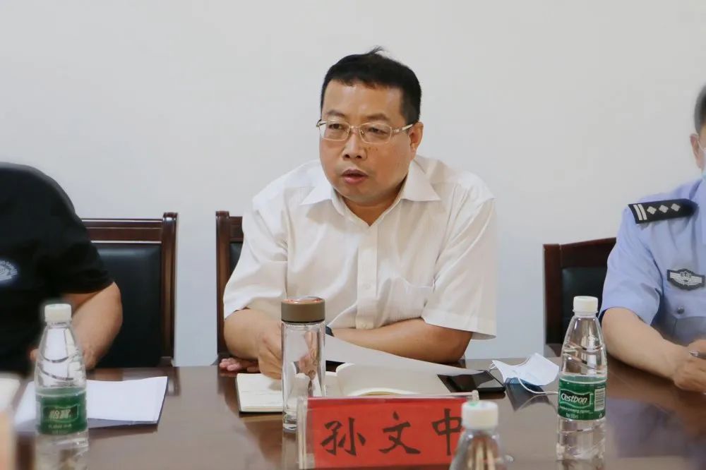 刘文学书记孙文中院长到黄夹镇开展帮扶座谈会