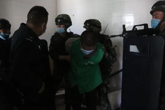 杂多县看守所联合武警中队进行犯人脱逃实战演练大练兵
