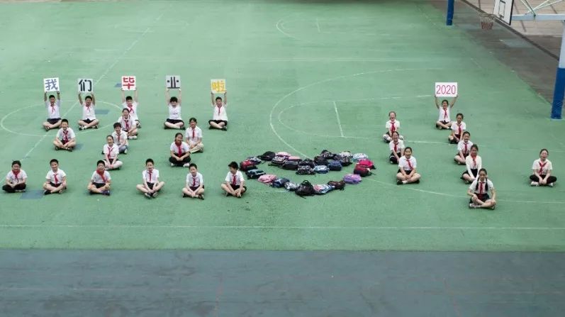 "花式"毕业照来了!杨浦学子用光影定格最美记忆!