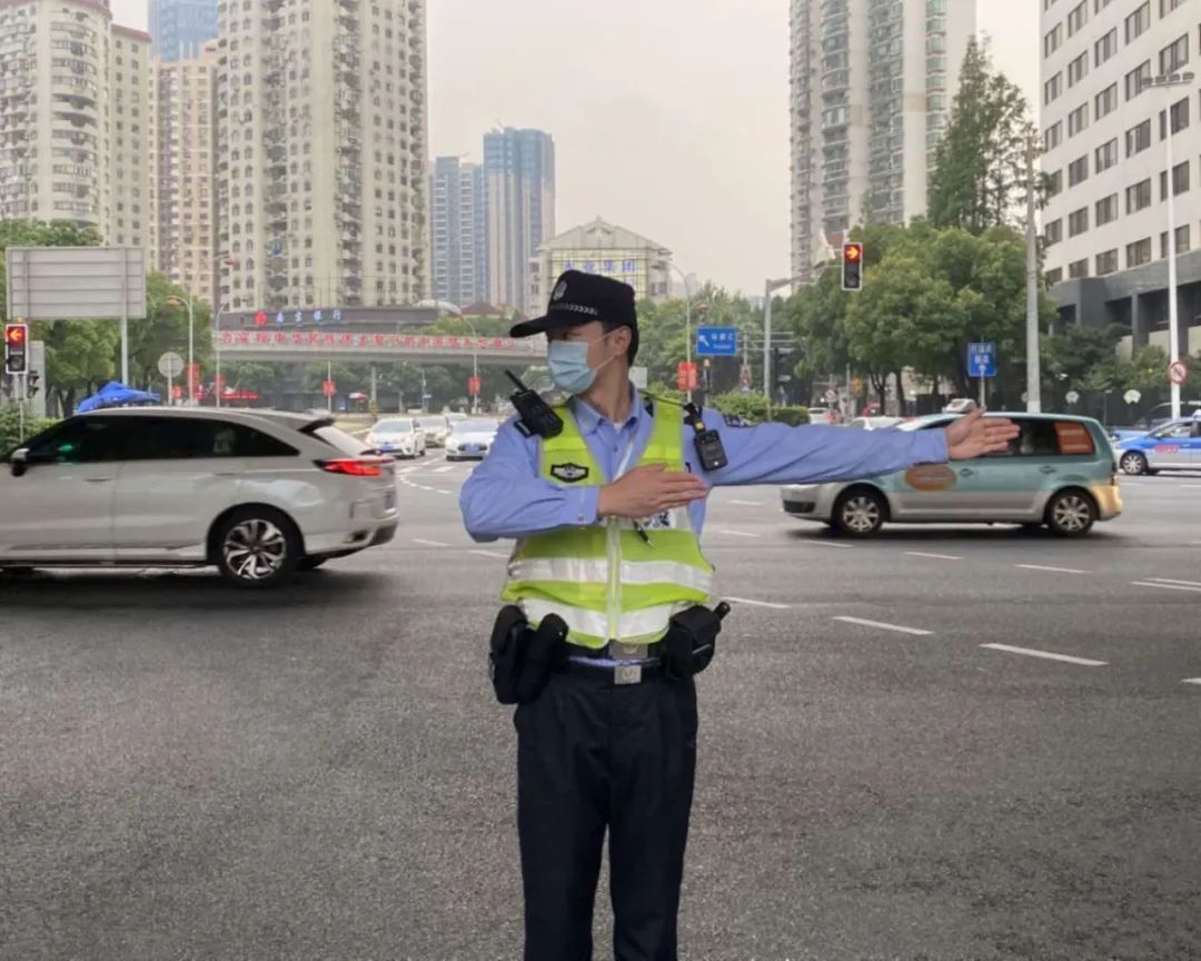 端午我在岗黄浦交警的坚守粽