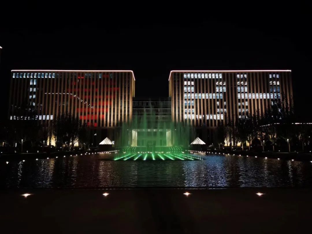 刚刚,北航点亮巨幅表白!两校区大型灯光秀倾情上演!