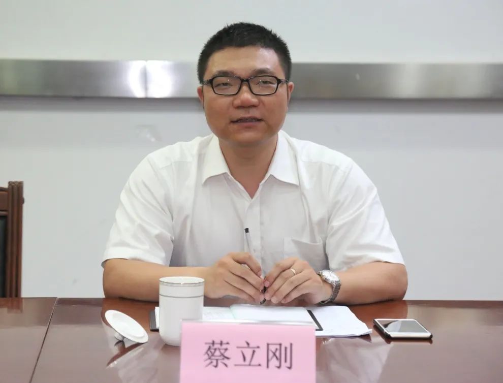 我院蔡立刚副院长简要介绍了柯桥法院设立旅游巡回法庭