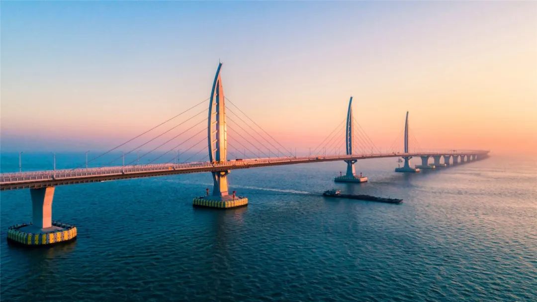 全球最长跨海大桥 港珠澳大桥正式通车
