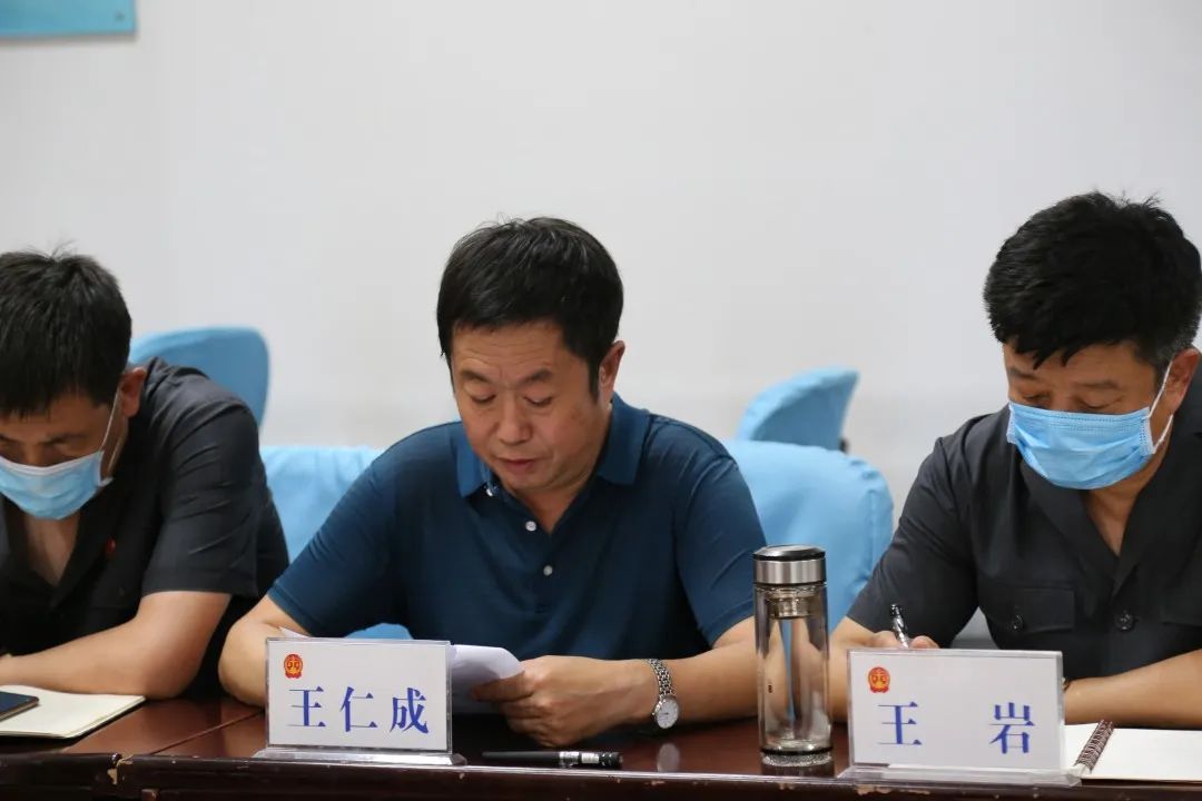 座谈会上,我院副院长王仁成同志代表院党组从案件情况,政治建设,审判