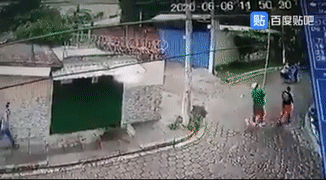 【安全警示】动图 视频 六月实拍事故瞬间!你还敢大意
