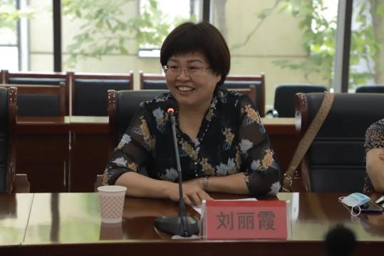 滨州市女企业家协会会长,山东魏桥纺织 股份有限公司董事长张红霞发言