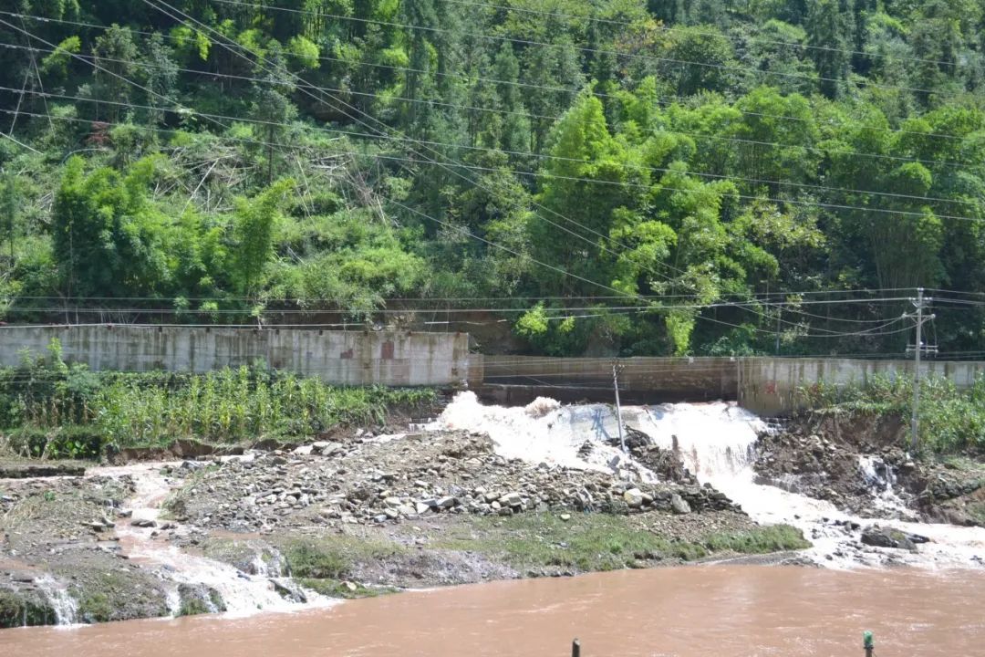 防汛排涝形势严峻,多地启动防汛应急响应,雷马屏监狱位于雷波县西宁镇