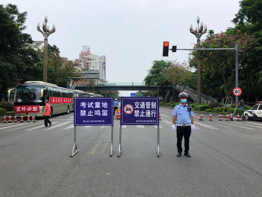 "高考"完,他们还在路上!温江道路更通畅的秘籍是