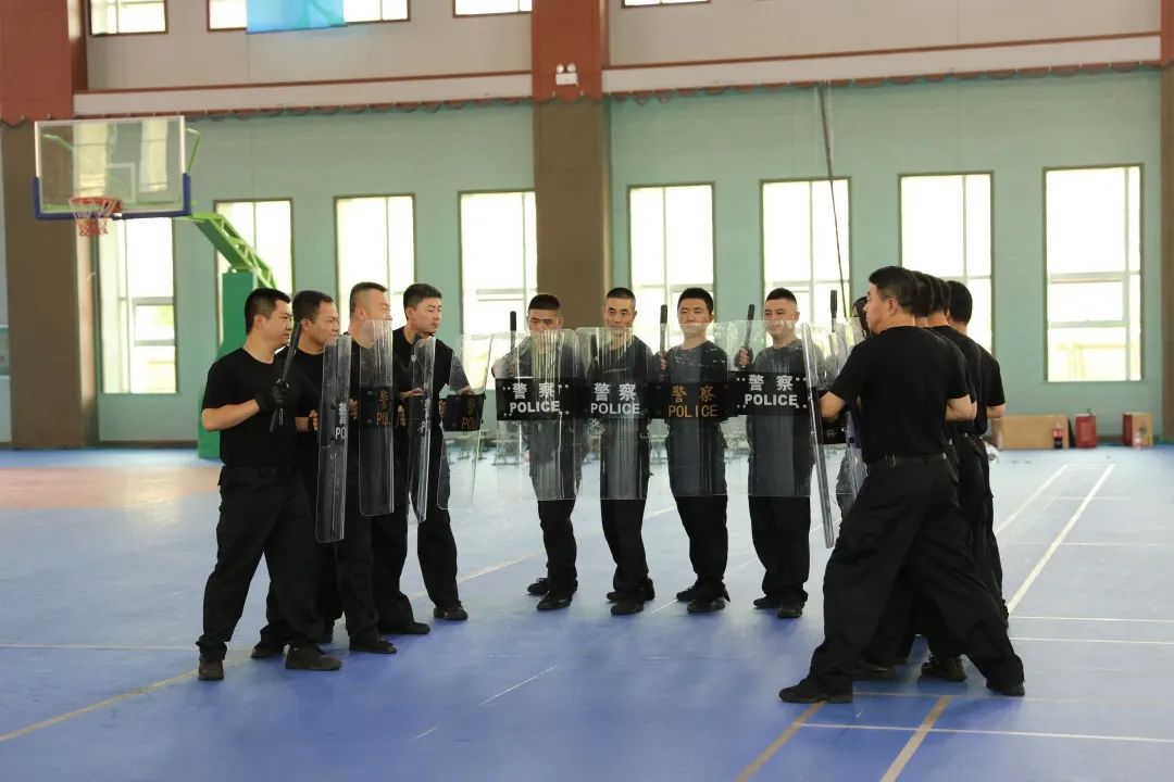 【法警工作】震撼!离石法院举行司法警察实战化训练汇报演出