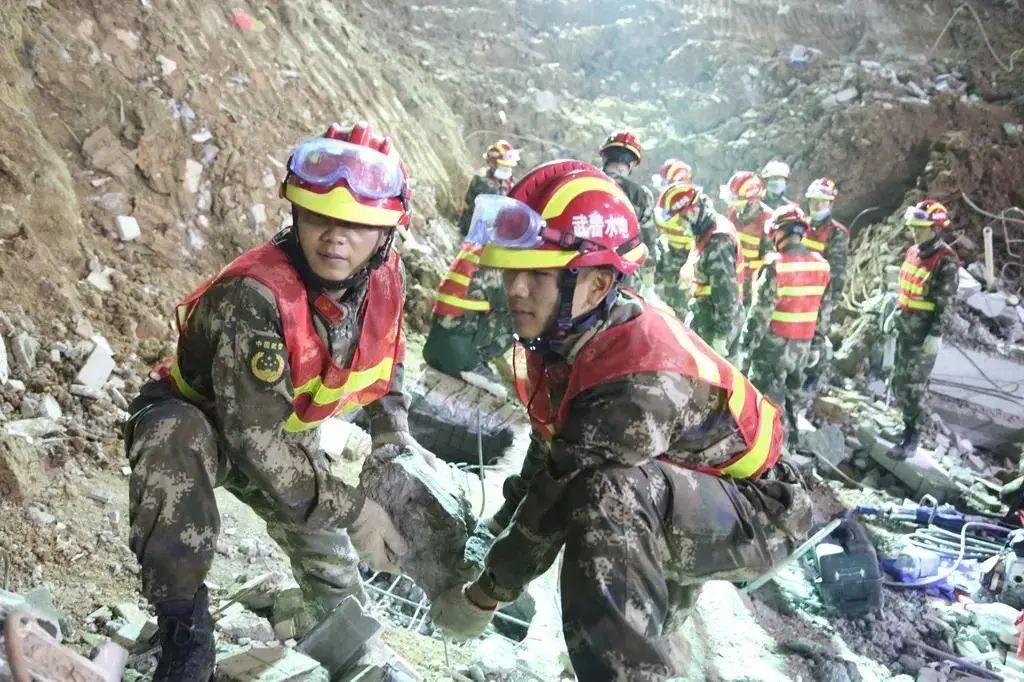 九八抗洪的武警水电部队,今天的央企中国安能再上前线!