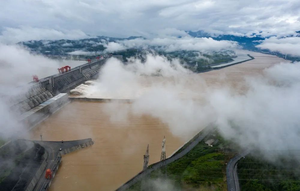 长江流域严重旱情_印度河流域与恒河流域_广西乐业旱情严重