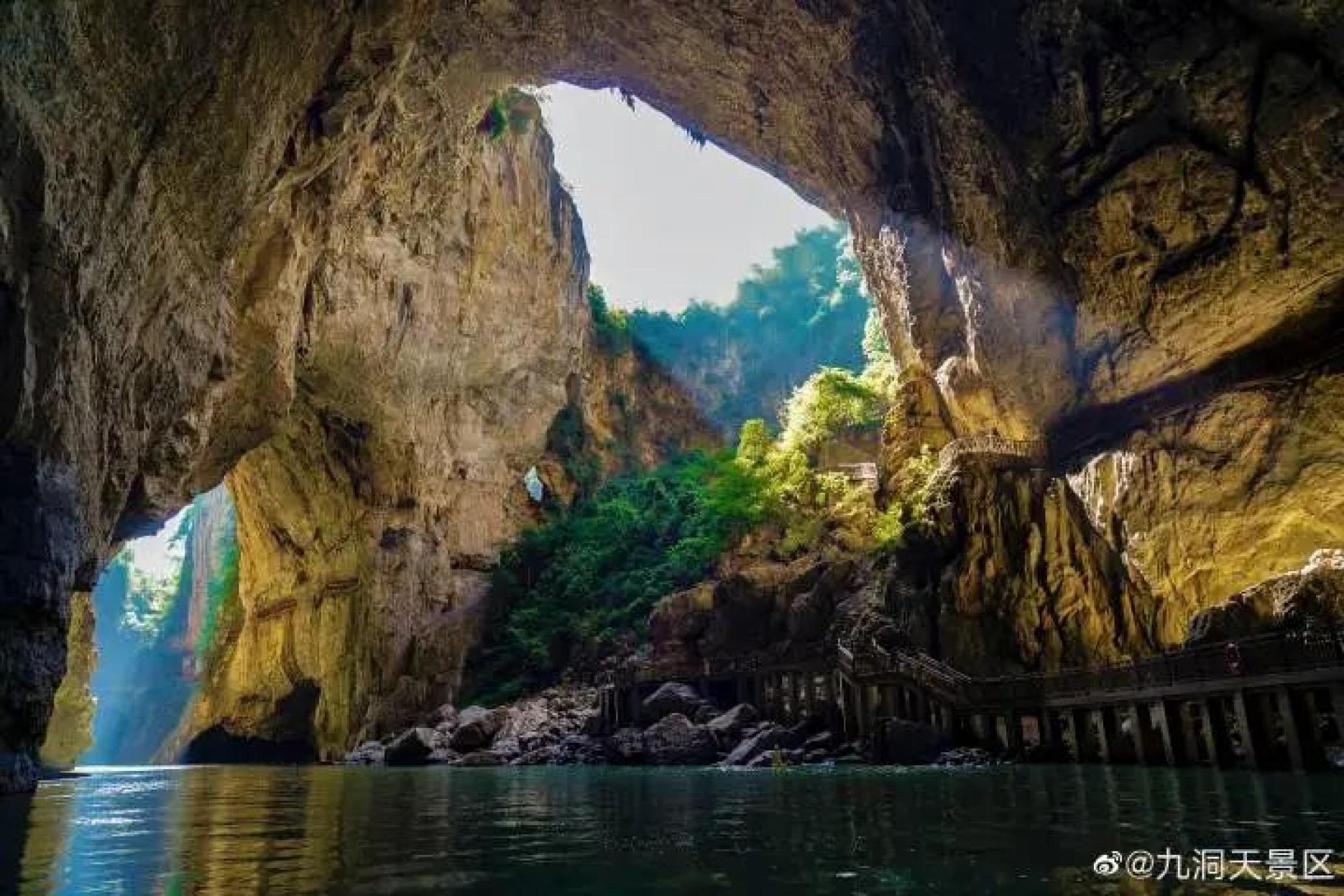 水位下降你可以去九洞天乘船看风景