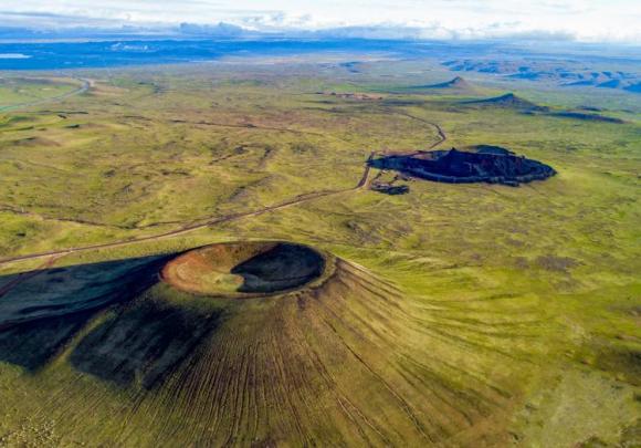 察右后旗乌兰哈达火山群 段建宁 摄