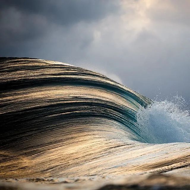 世界上最爱浪的男人,11年只拍浪花,18万人为之痴迷