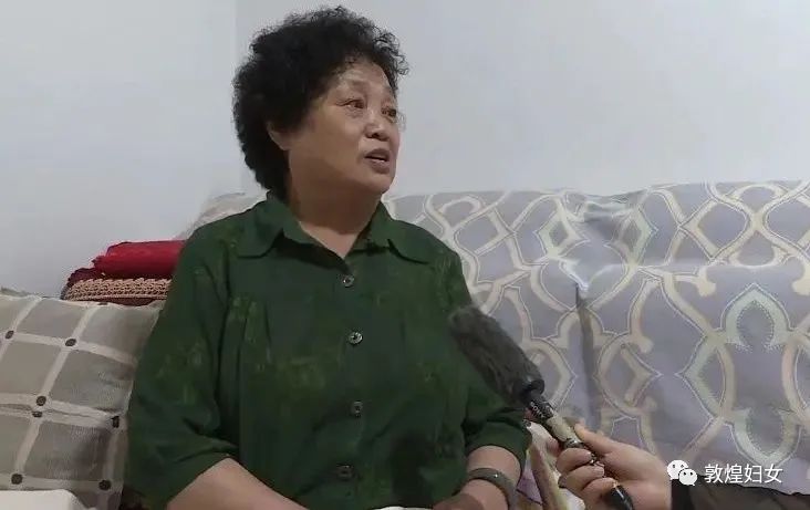 巾帼风采七旬老人张兰英一针一线宣传敦煌文化