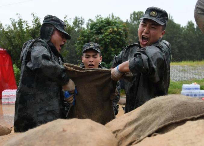 特别的日子, 我们向人民子弟兵致敬!