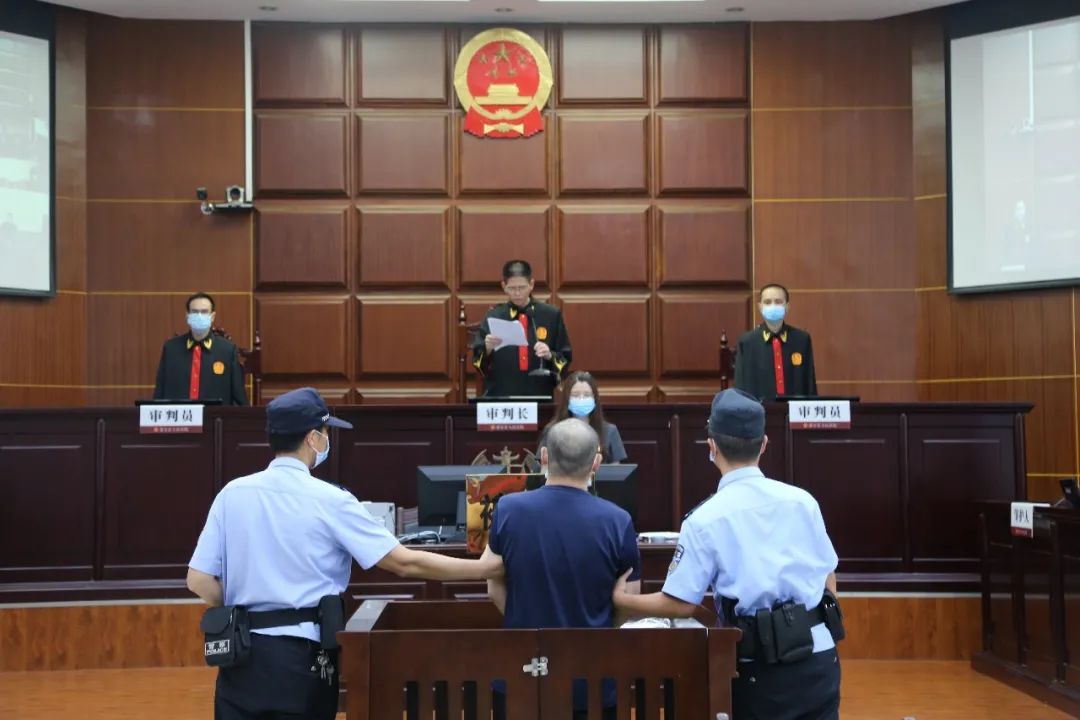 扫黑除恶│蓬安法院宣判一起涉黑"保护伞"案