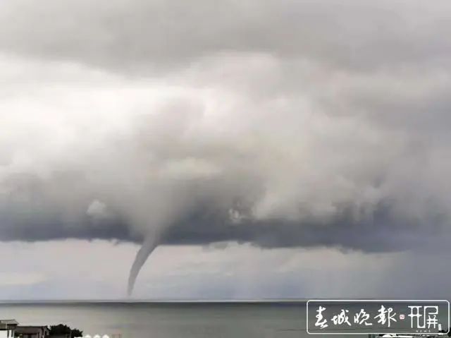 答案找到:昆明降雨量破历史纪录,较往年多了近一倍