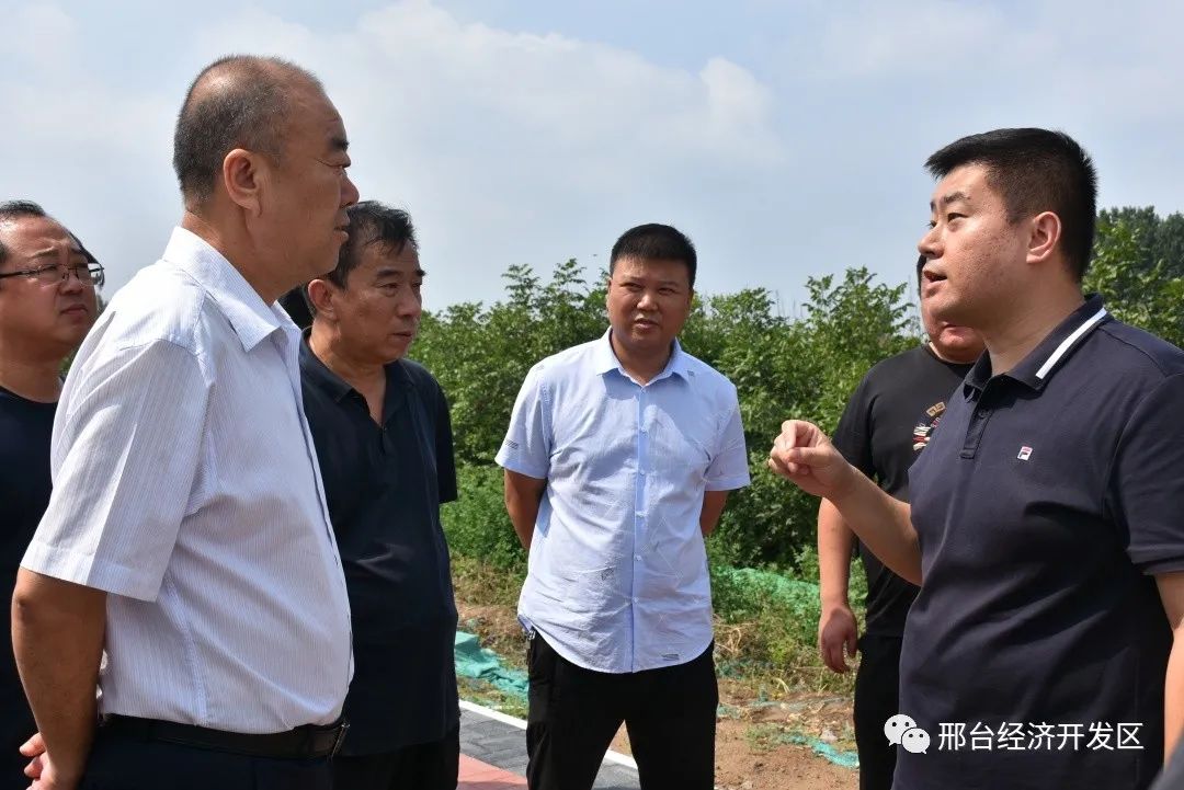 李超英一行先后到喜来登五星级酒店项目,居然之家项目,黄家屯棚户区