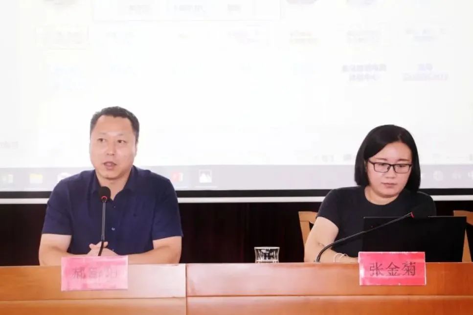 在经验分享会上,张金菊从盒马的发展历程,经营模式特点以及最新的创新