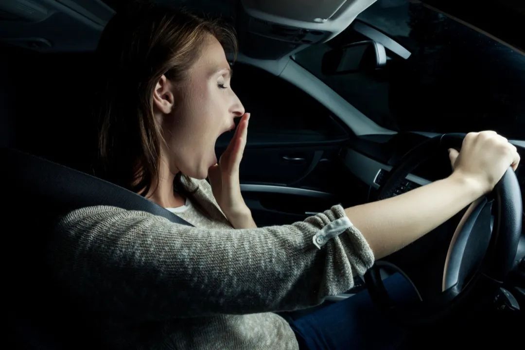 到底有多少人边睡觉边开车关于疲劳驾驶一次性说清