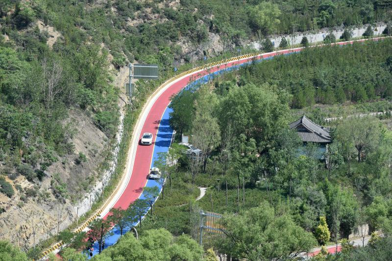 太原东西山旅游公路 图/生活晨报