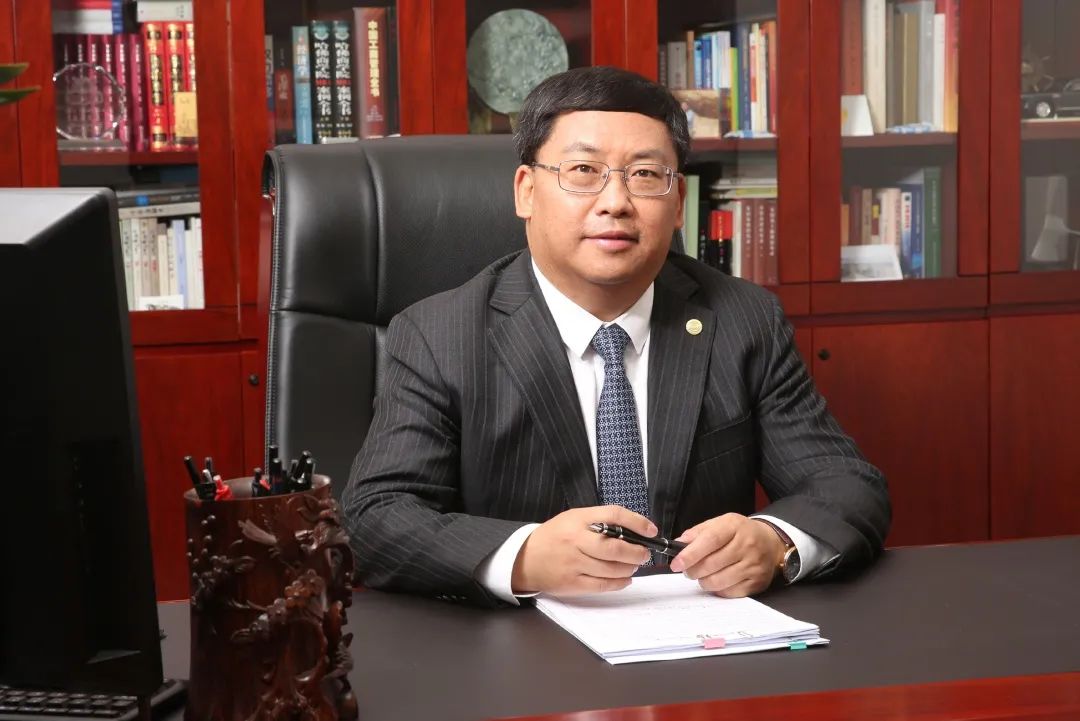 董事会专访朱碧新做资本运营的巧手和改革发展的推手