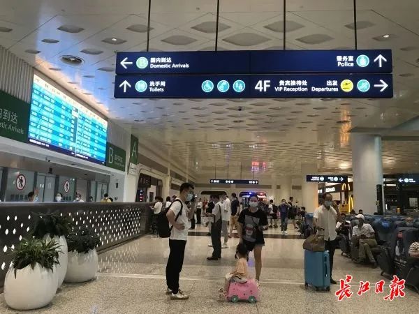 出行武汉天河机场单日客流突破6万人次国内客流量恢复到去年同期九成