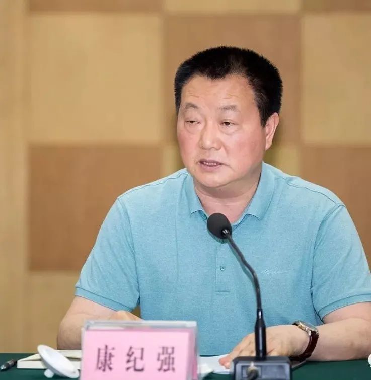 看61法丨南川区人大常委会主任康纪强疫情面前敢于担当服务发展卓有