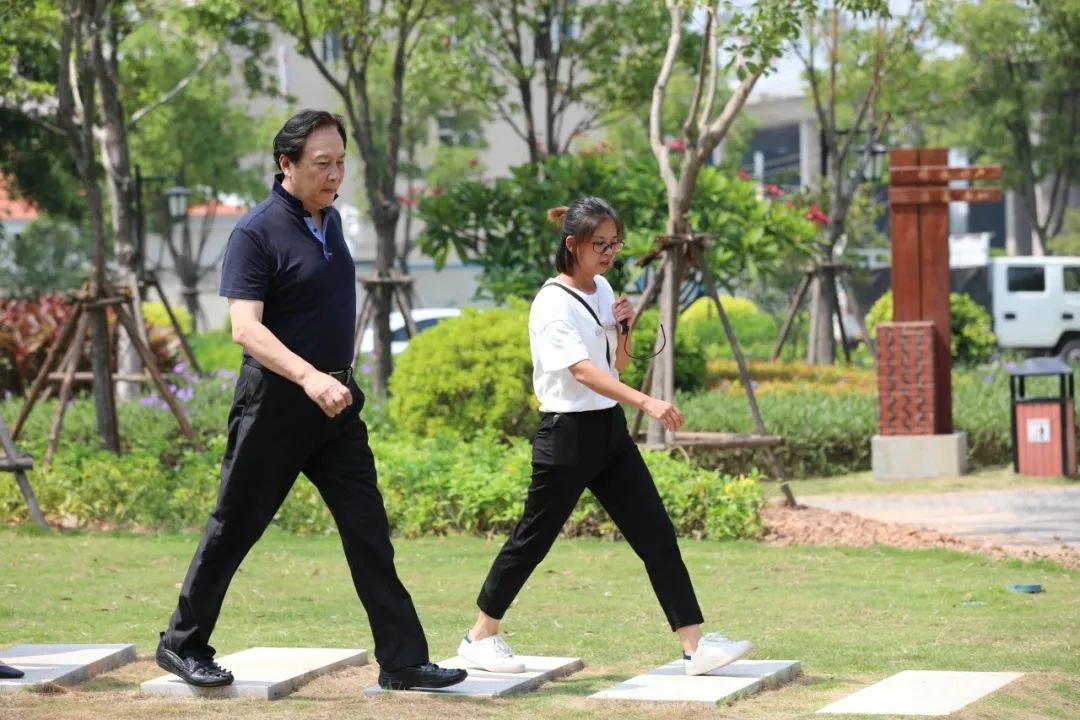 刚刚元始天尊诸葛亮四爷来厦门了
