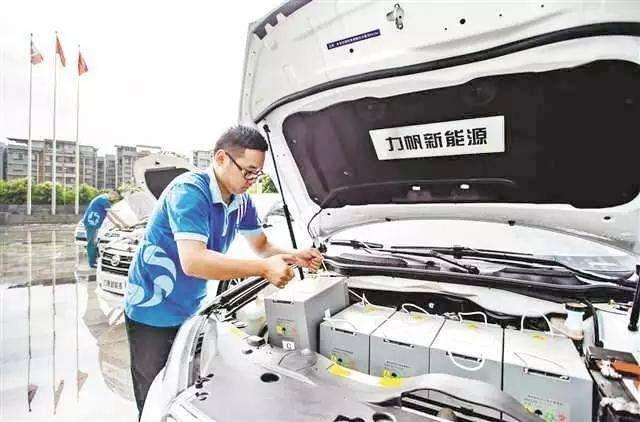 这位百亿富豪，悬了