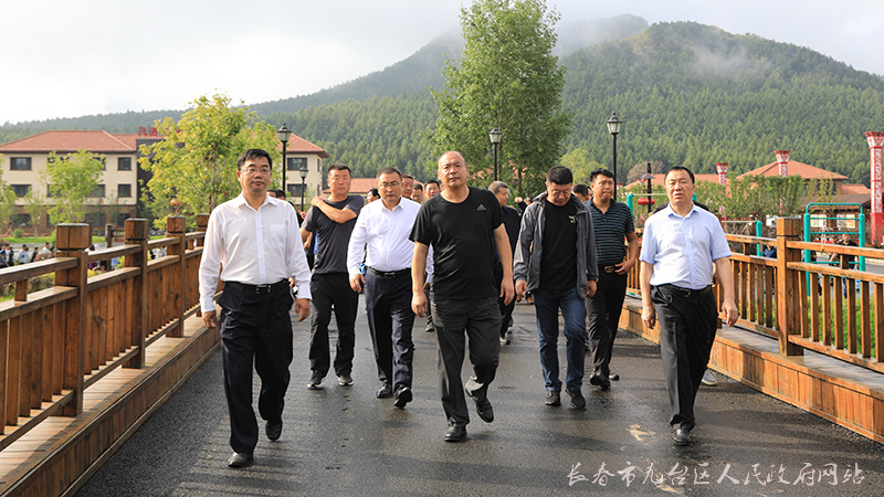 9月1日上午,洮南市市委常委,副市长石文博带领考察团到九台区,就乡村