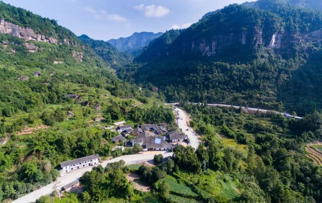 区三角镇南部綦江区三角镇红岩村也是全市实施乡村振兴战略试点村之一
