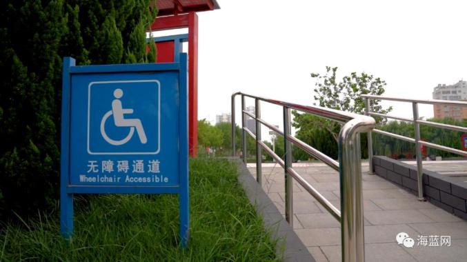志愿者服务站垃圾分类无障碍通道便民设施公共场所核心价值观的