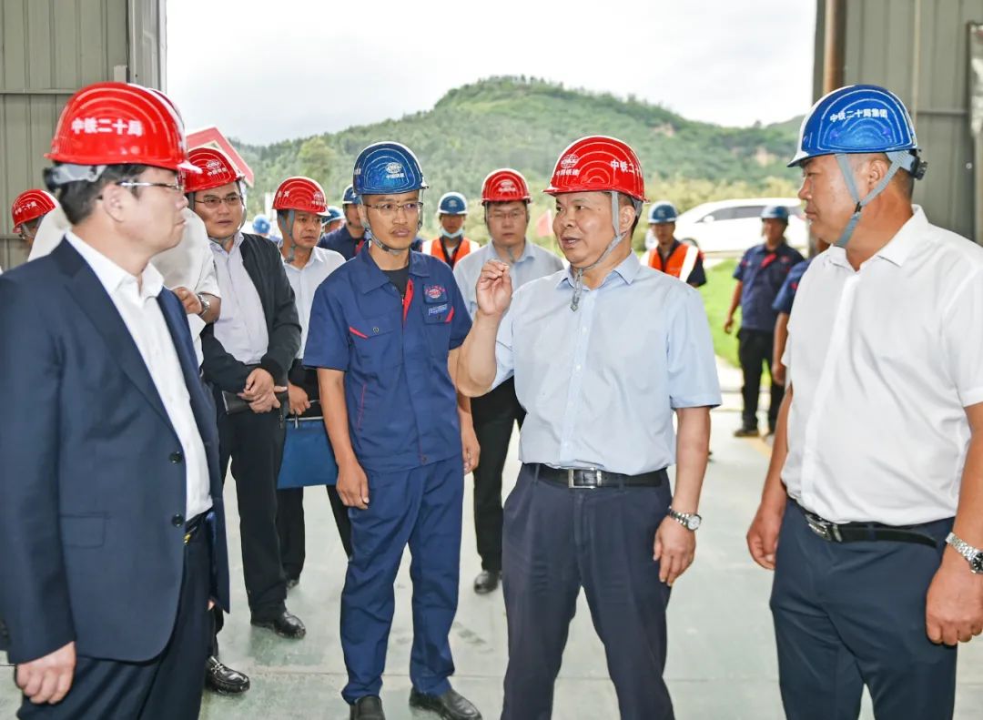 邓勇参加中国铁建云南区域重点项目施工生产座谈会,并到项目调研指导