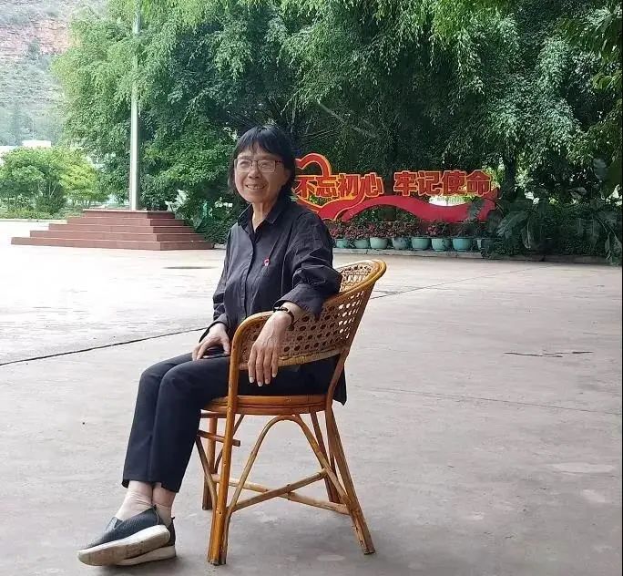张桂梅的瞬间不要感谢我要感谢党和政府