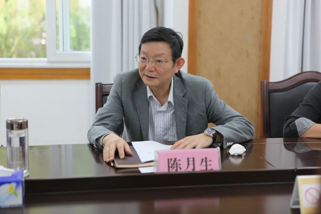 会上,陈发伦同志从文书送达,成立专班,制定方案等方面汇报了案件开展