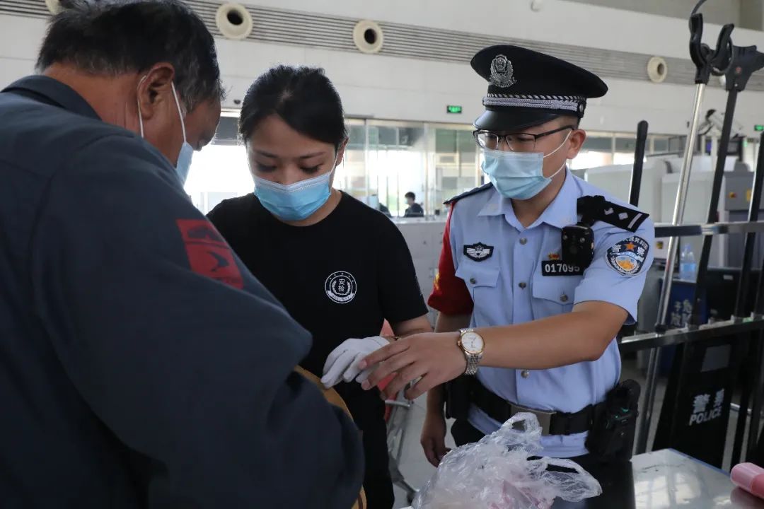 【人物特写】"一杠三星"他用勤奋筑梦警察蓝