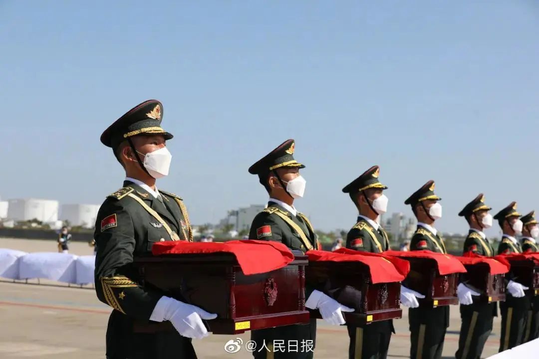 " 运-20作为专机 首次执行运送志愿军烈士遗骸回国的任务 机身上的