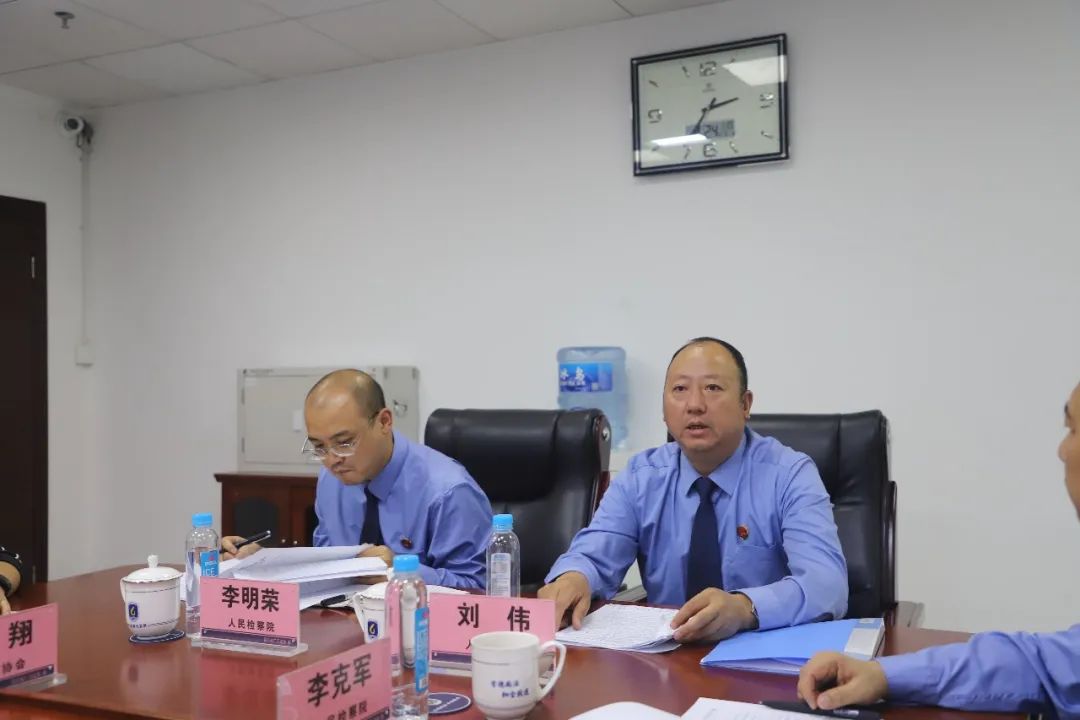 荣山地区人民检察院专职委员刘伟就在罪犯中办理财产性判项办理公证