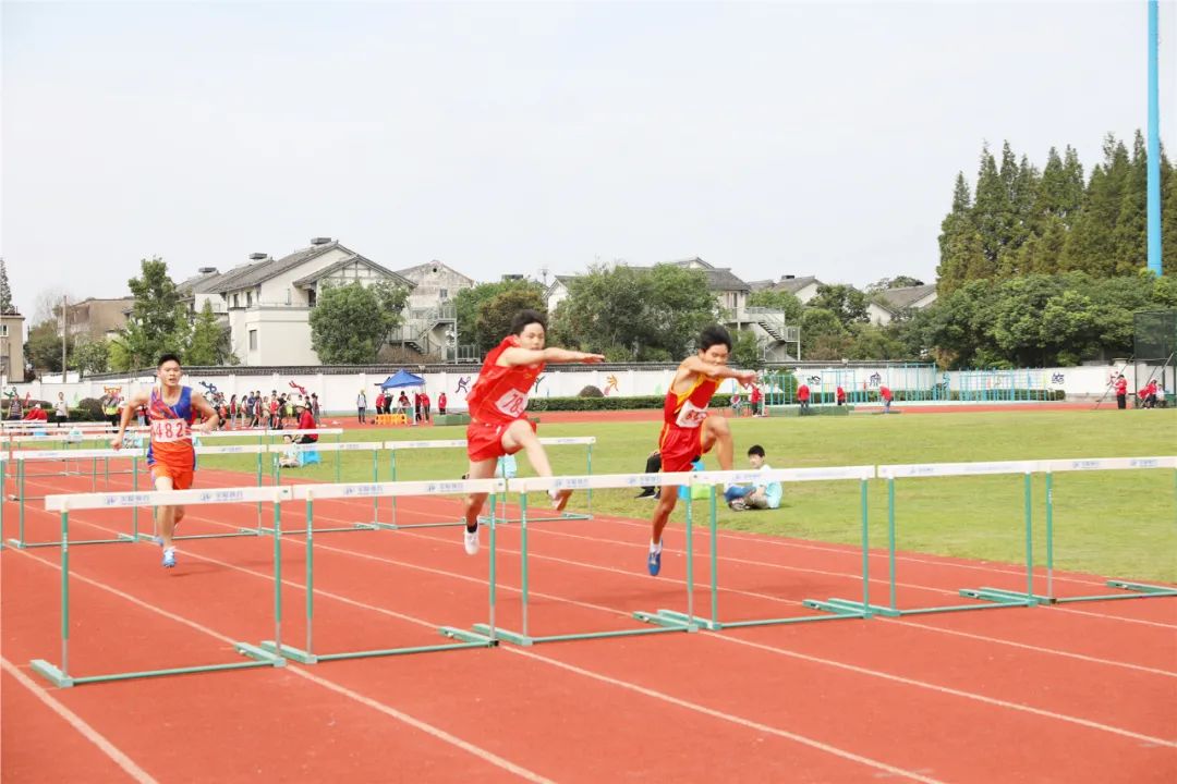 9月26日,2020年南浔区中小学生田径运动会在浔溪中学开幕.