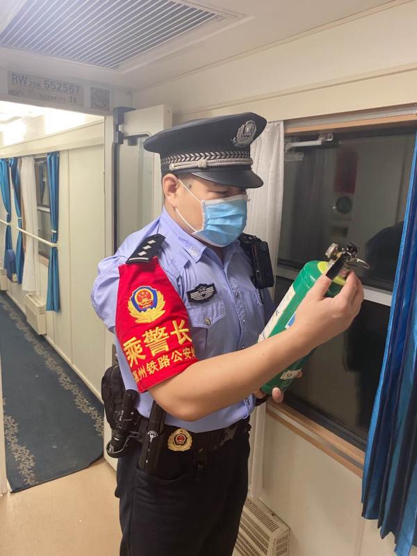 惠州乘警"以战代训"促进步"双节"护航守平安