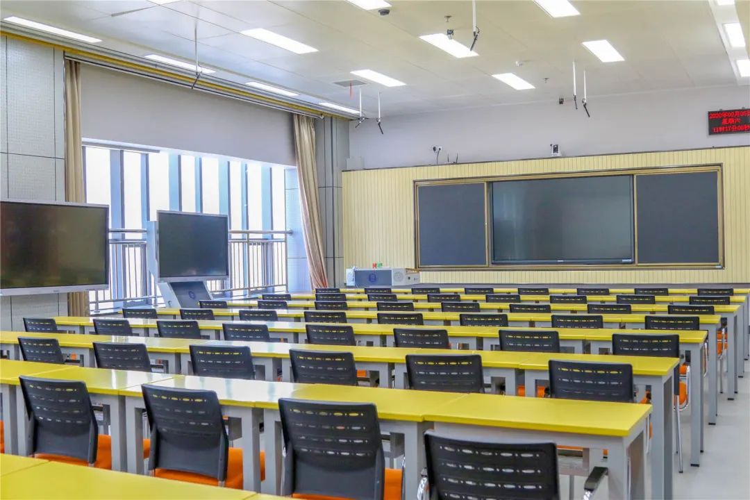 智慧教室南湖综合楼入驻九家单位依据学校学科布局和关联学科就近安排