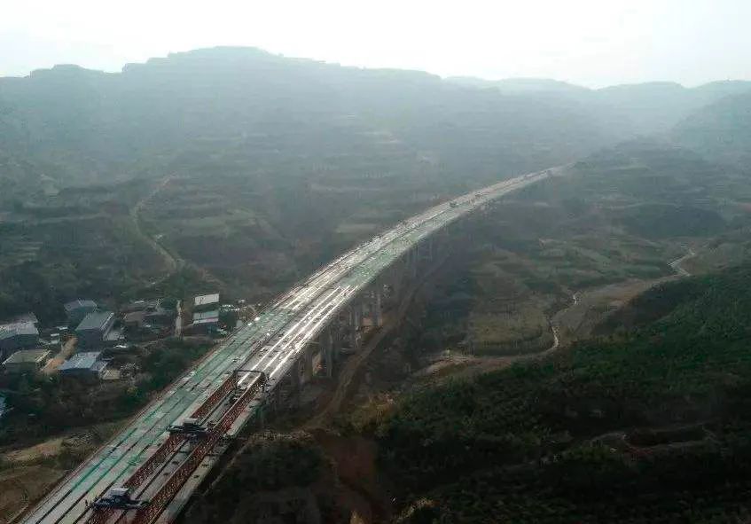 全线贯通山西静兴高速公路张家圪埚大桥贯通啦