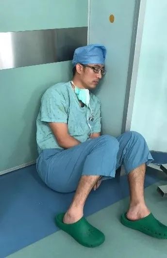 一心想躺平的年轻人是叫不起来的