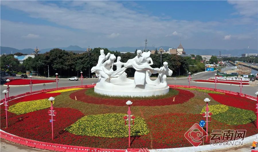 春城圆舞曲雕塑重现滇池路